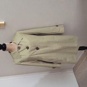 light weight Trench coat Olive green in size 6 By Novelti